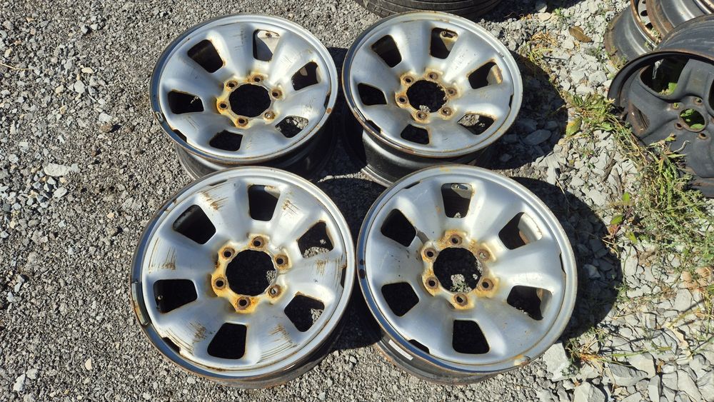 Оригинални джанти Тойота 6/139.7 Toyota Land Cruiser,HiLux 6x139.7

Уп