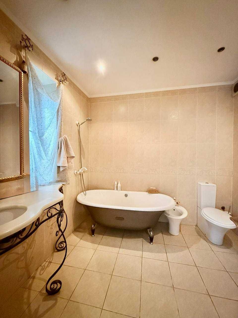 4-х комнатная переделана в 3-ную квартиру на Ц-1  ID: 2571