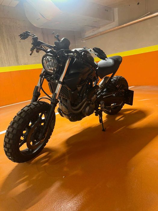 Motocicleta Yamaha MT03 - Cafe Racer