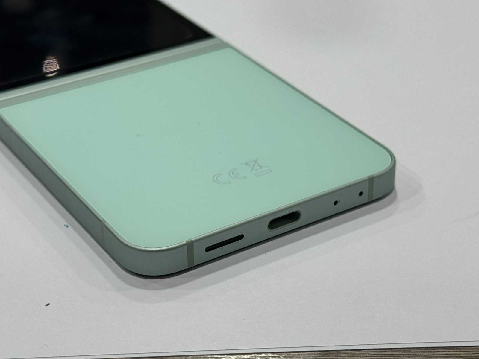 Samsung Galaxy Z Flip6 5G 512GB 12GB RAM