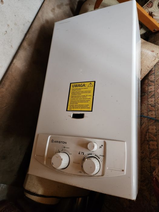 încălzitor instantaneu de apă pe gaz