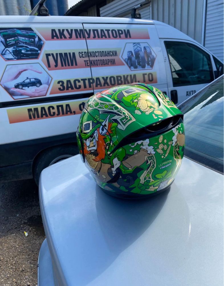 Каска за мотор Icon