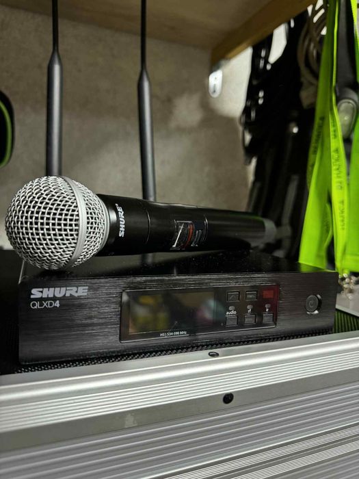 Shure QLXD4 с глава SM58