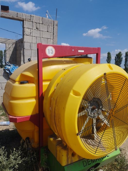 Опрыскиватель для оброботки от вредителей  яблок