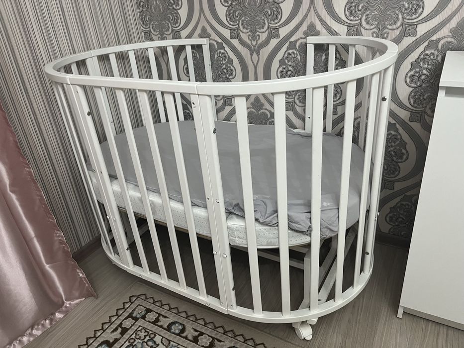 Кроватка трансформер с маятником