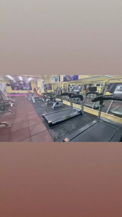 Ishlab turgan fitnes zal anjomlari kamplekt sotiladi