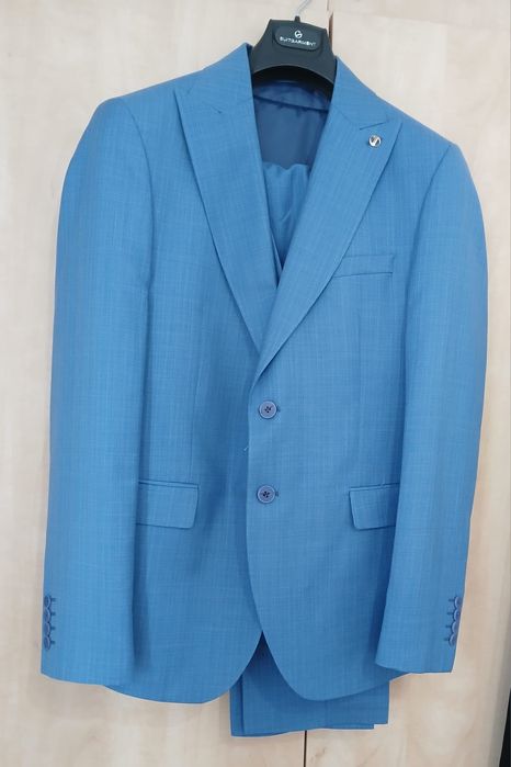 Lot rochii,geci,încălțări,costume