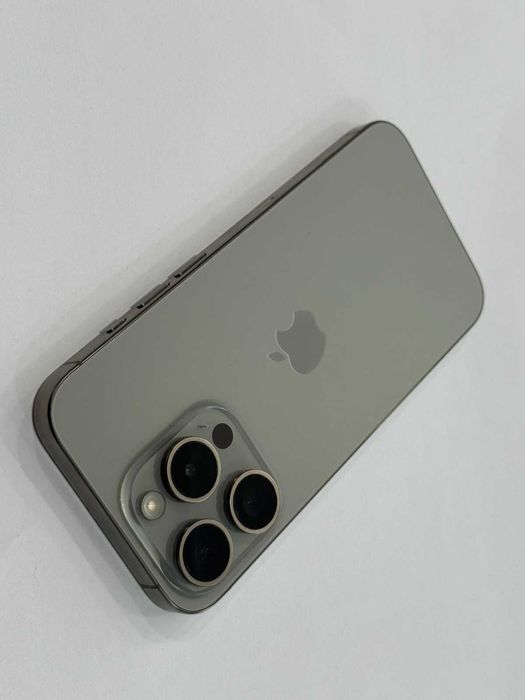 iPhone 15 Pro 128GB -Natural Titanium