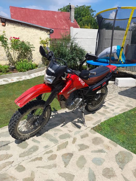 Moto Suzuky Enduro rosu-negru