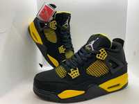 Air Jordan 4 Retro "Thunder 2023" sneakers