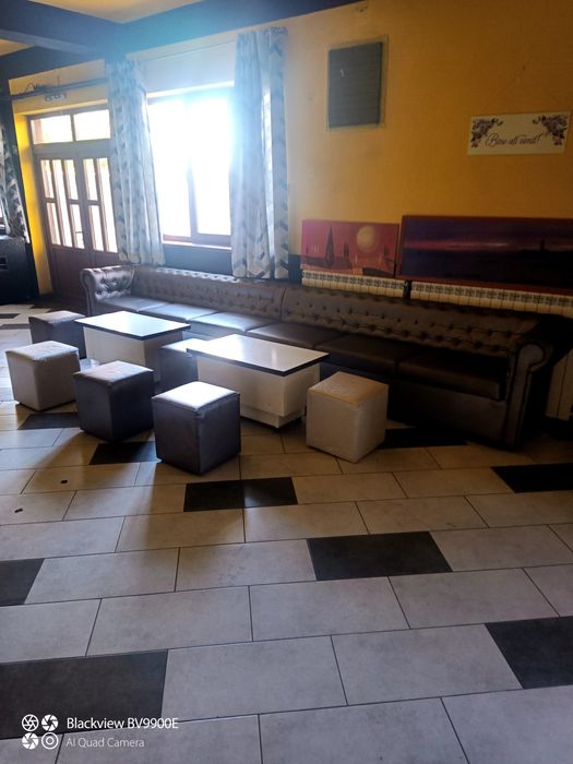 Canapea de colt cu masa