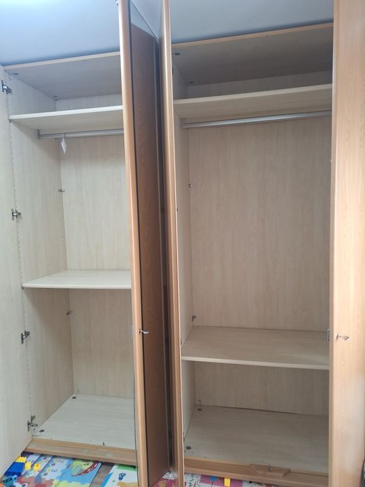 Vând dulap foarte incapator