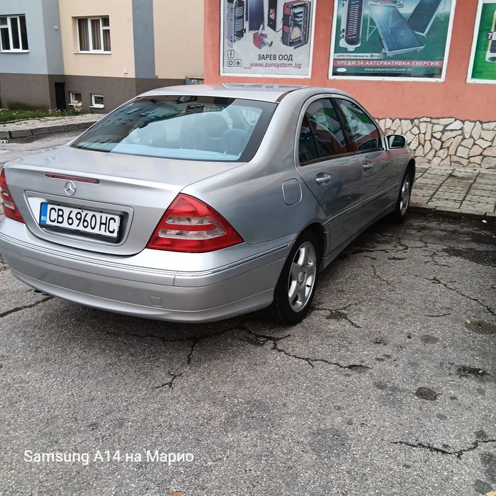 Продавам Мерцедес Бенц С180