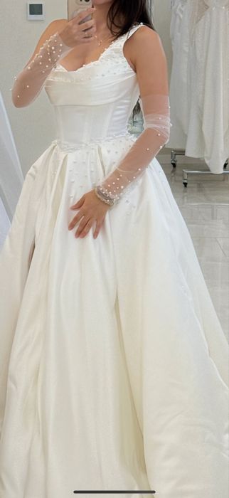 Vând rochie de mireasă