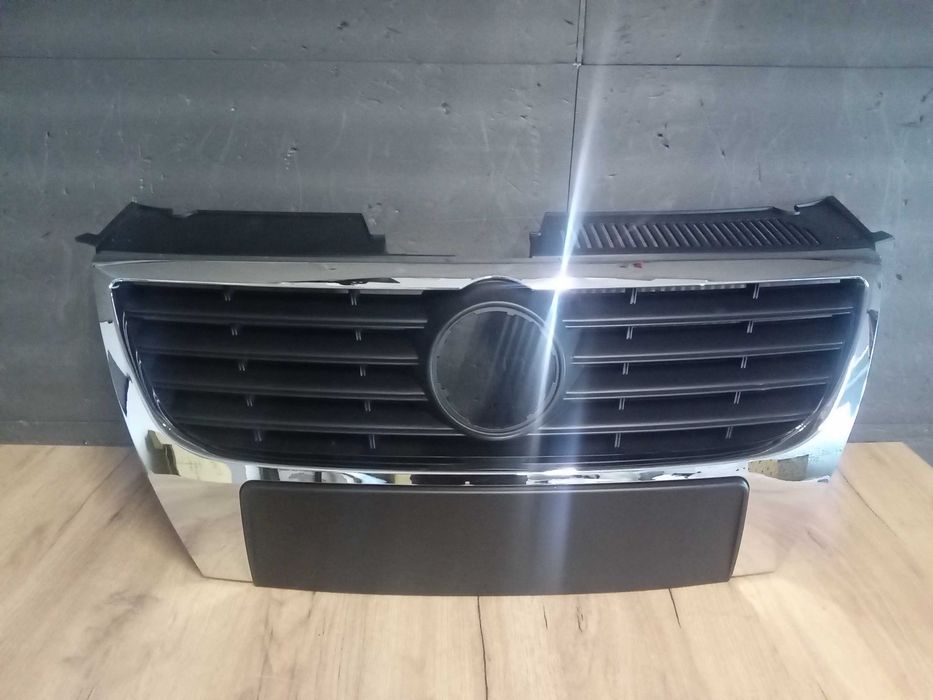 Grila radiator VW Passat B6 2005-2010 Berlina si Break
