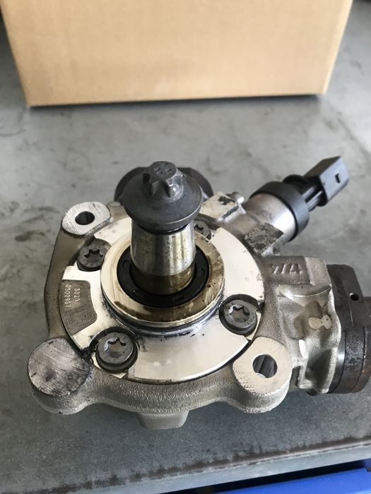 Pompa de inalta presiune BMW 3.0D,seria3,5,7.Cod 0445010617