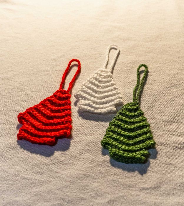 Decoratiuni brad Craciun crosetate handmade