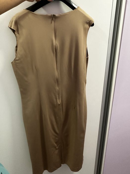 Официална рокля в  бежово на”Стела Белчева”