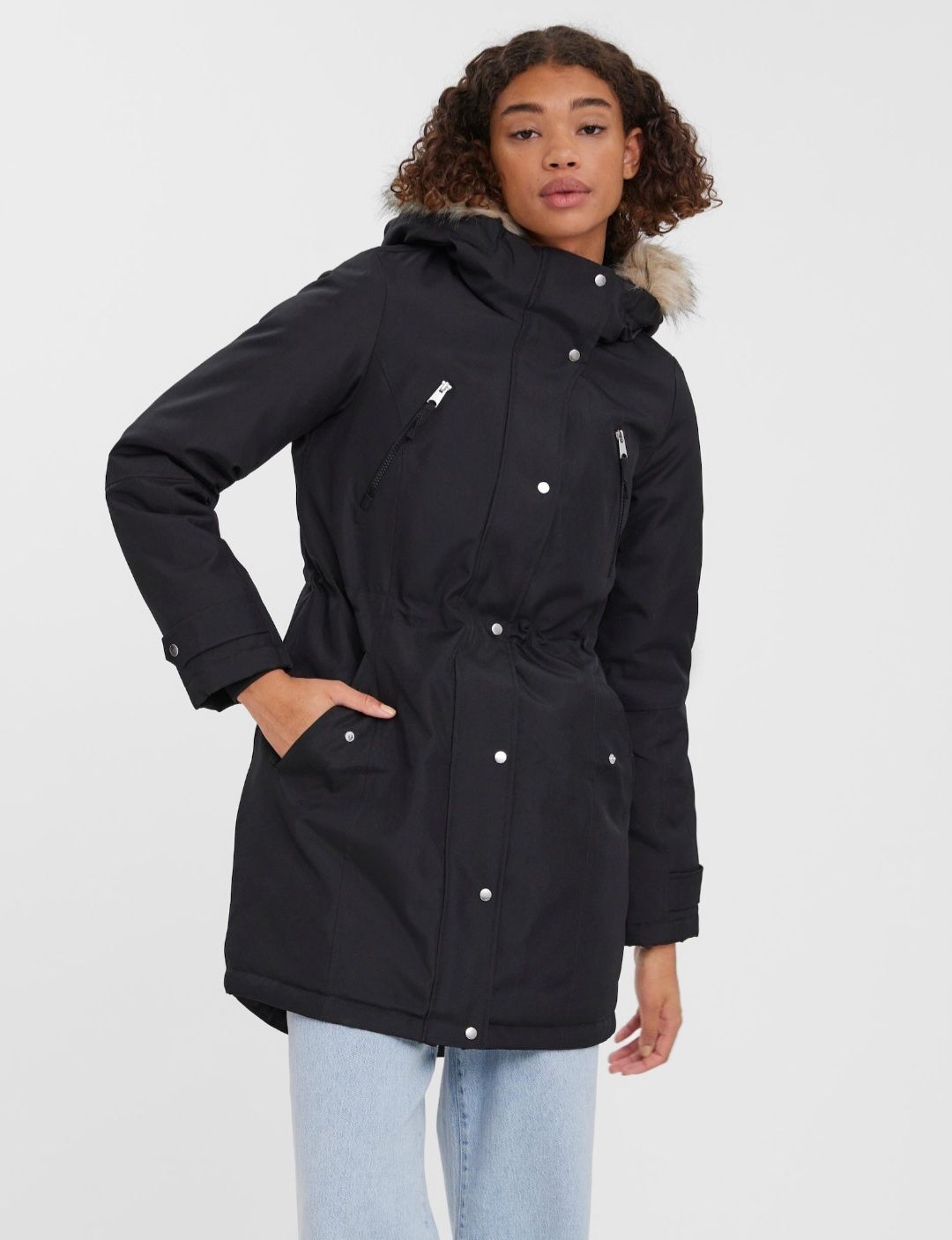 Черна парка Vero moda