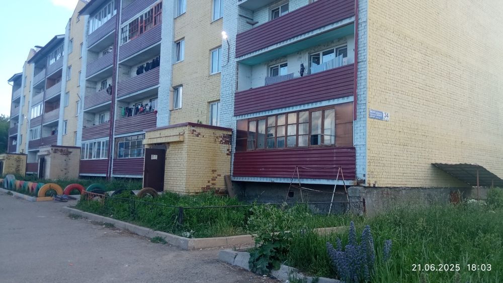 Продам полуторку улучшенной планировки в г.Риддер.нировки .