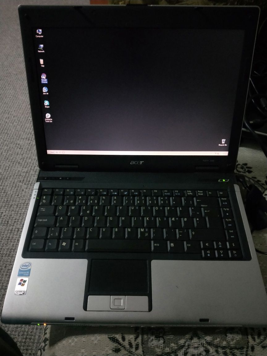 Se vinde laptop Acer aspire 3680
