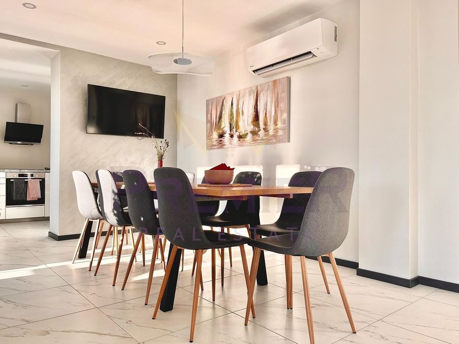 Триетажна къща в гр. Балчик