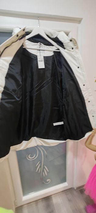 Geacă de iarnă de damă matlasată cu glugă mărimea 46