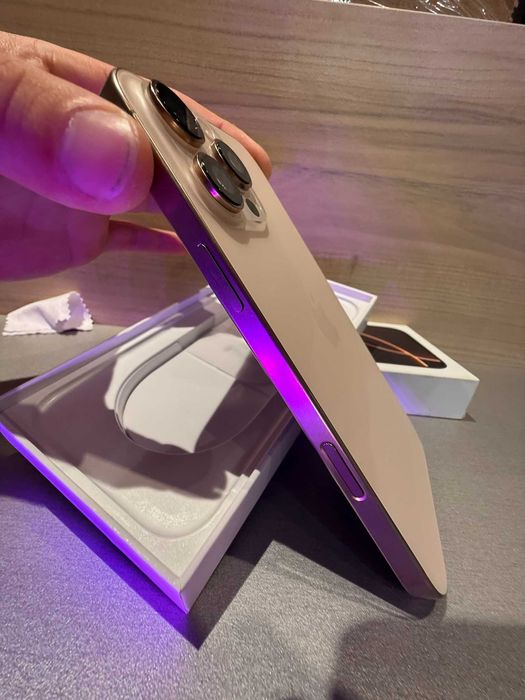 iPhone 16 Pro Max - Desert Titanium, 256GB, 100% Батерия + Гаранция