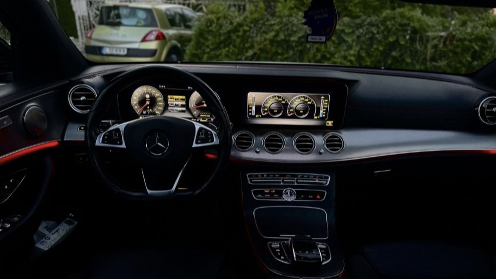 Mercedes Benz E 43 AMG . 401