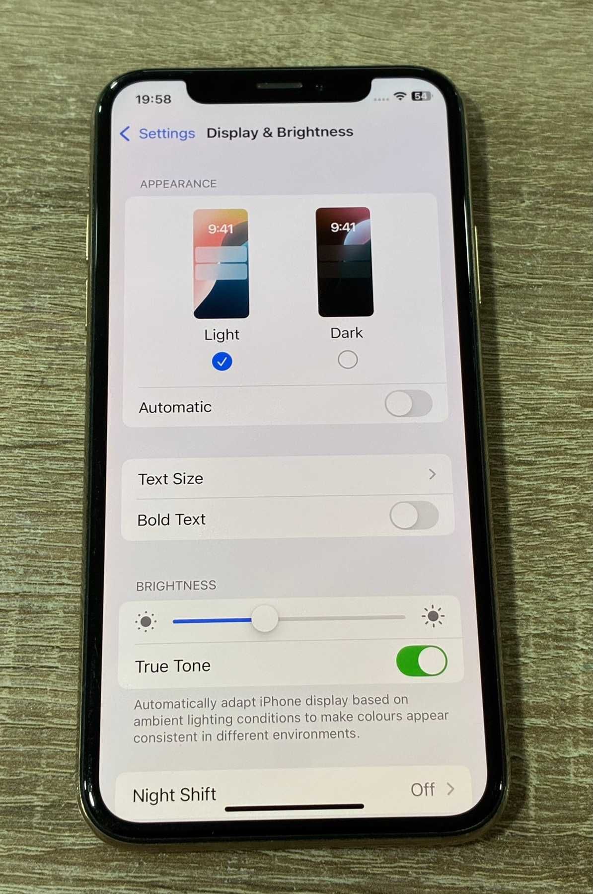Продавам Apple iPhone XS 64GB