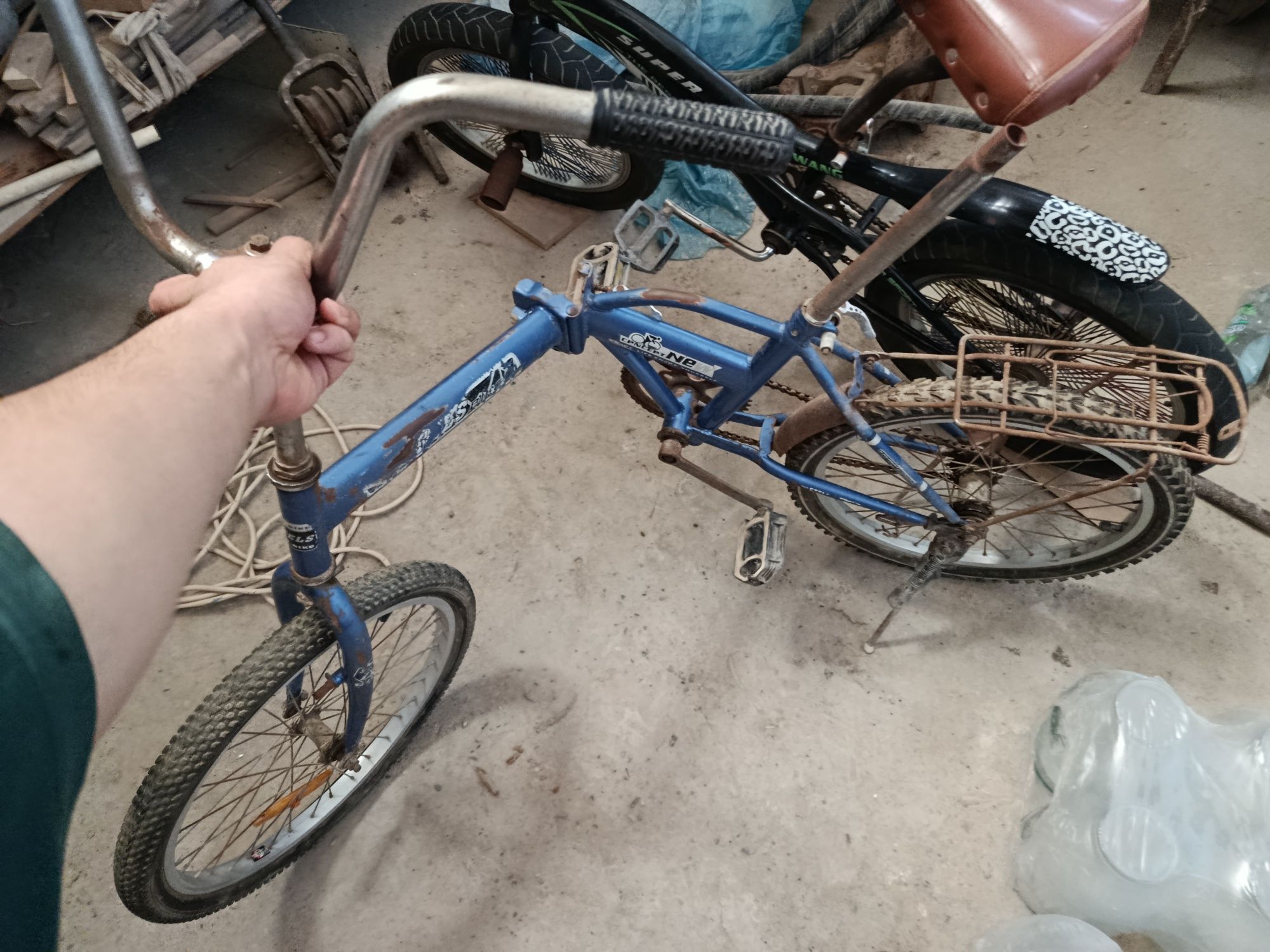 2 ta velosiped sotiladi .