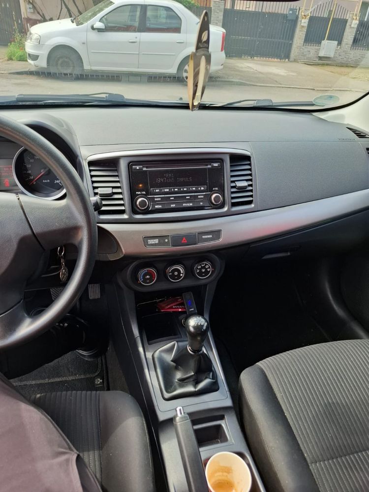 Mitsubishi lancer 2015