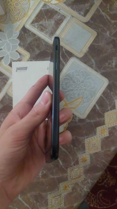 Samsung Galaxy A5 (2017) — yaxshi holatda, karobka bilan Srochna