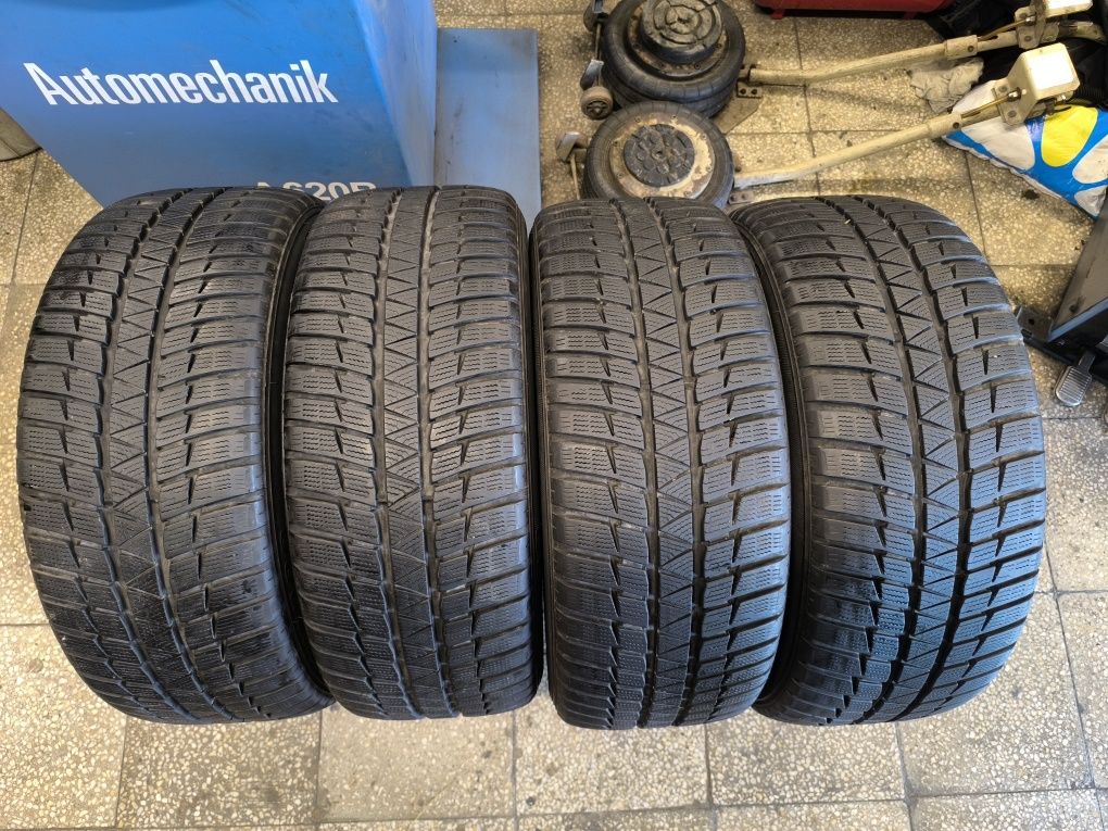 225 50 17 Sumitomo Зимни 4бр. 7.5мм.