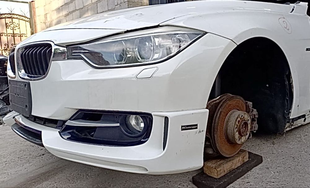 Передняя часть БМВ F10.