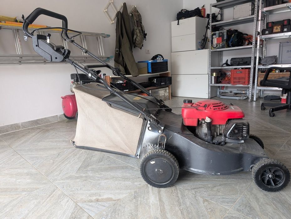 Mașină de tuns gazonul / iarbă/ Honda