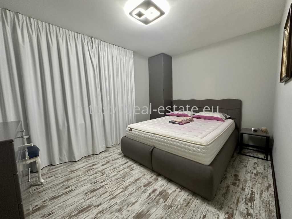 Продава се Тристаен апартамент в Благоевград, Широк център - 76 кв.м за 1890 €/кв.м - Снимка #3
