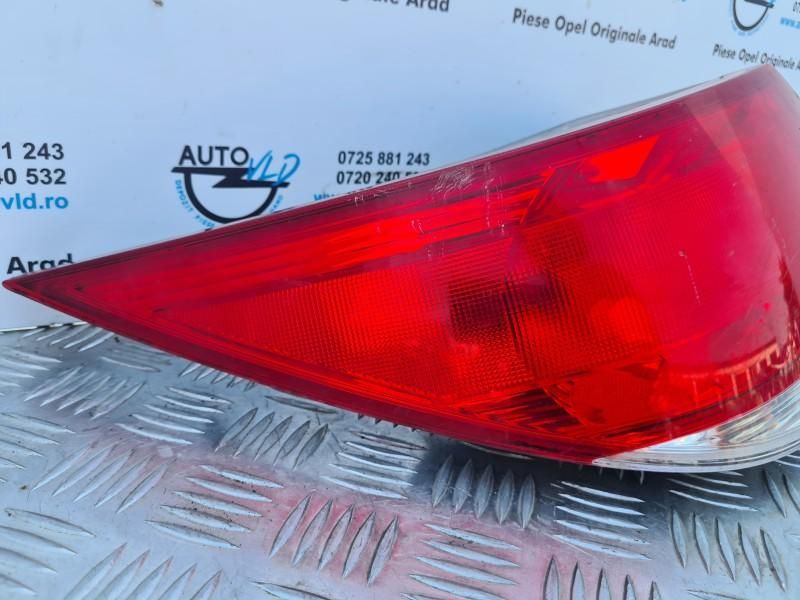 Stop cu soclu bec aripa stanga Opel Astra H Twintop