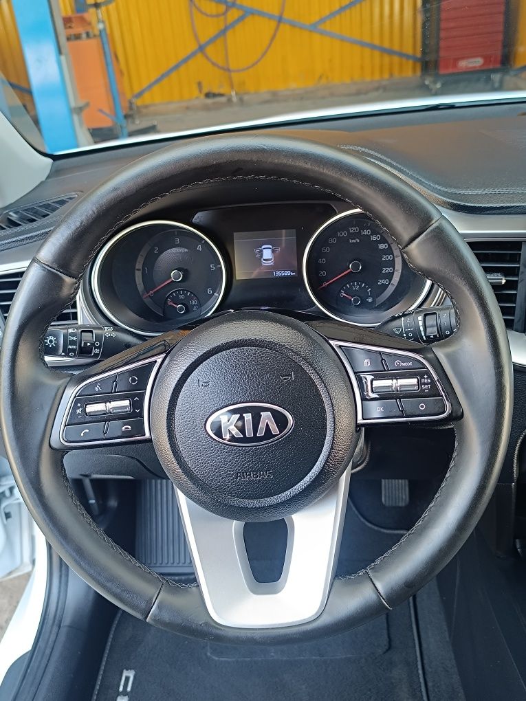 Kia Ceed 1.6 Crdi 2021 г