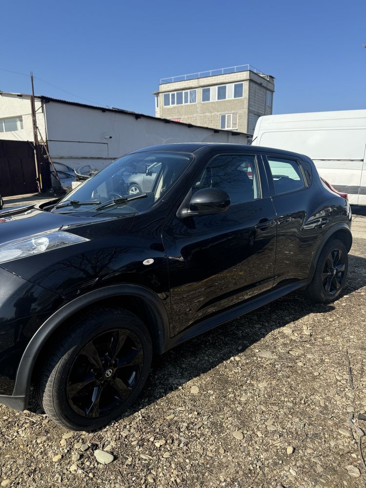 Aripa bara capota far usa Juke stare impecabila! Neagra si alba