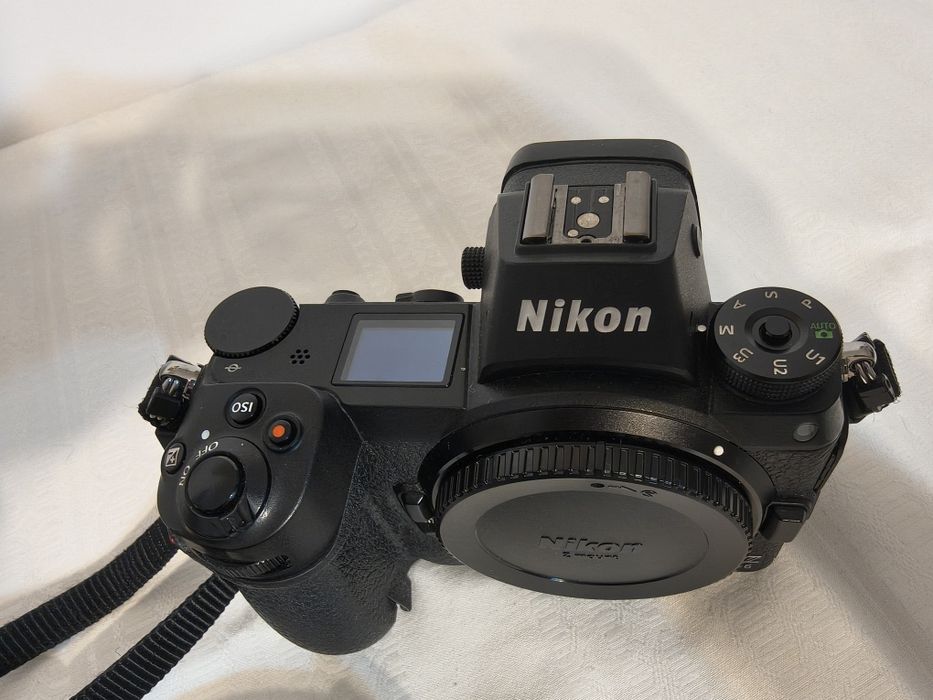 Vând Aparat Mirrorless NIKON Z6, 24.5 MP, Wi-Fi + Obiectiv 24-70mm f4