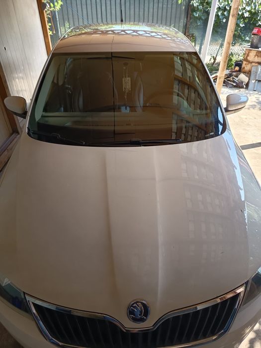 Skoda Rapid 1.6 diesel 2013, cu schinuri facute recent!!!