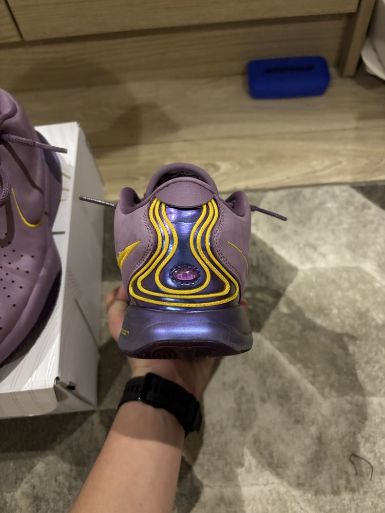 Спортни маратонки-Lebron 21