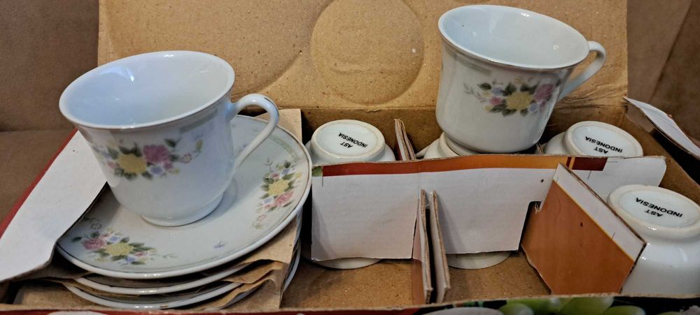 Нов сервиз за кафе в собствена кутия