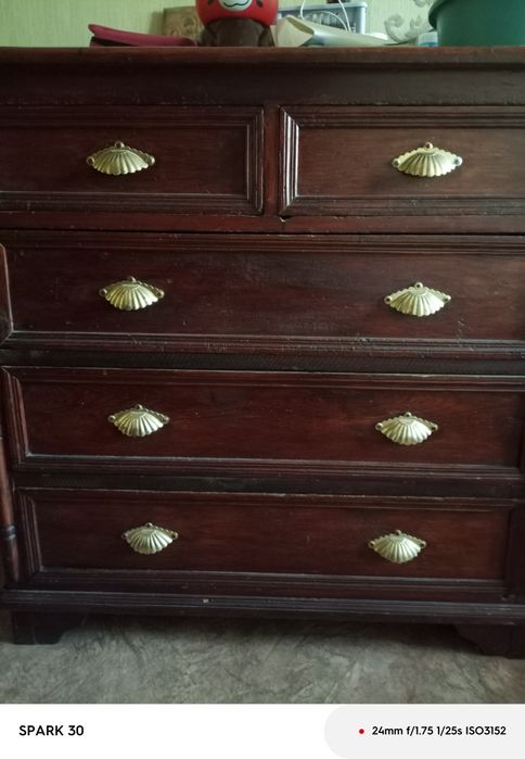 Продам комод старинный в хорошем состоянии, очень вместительный