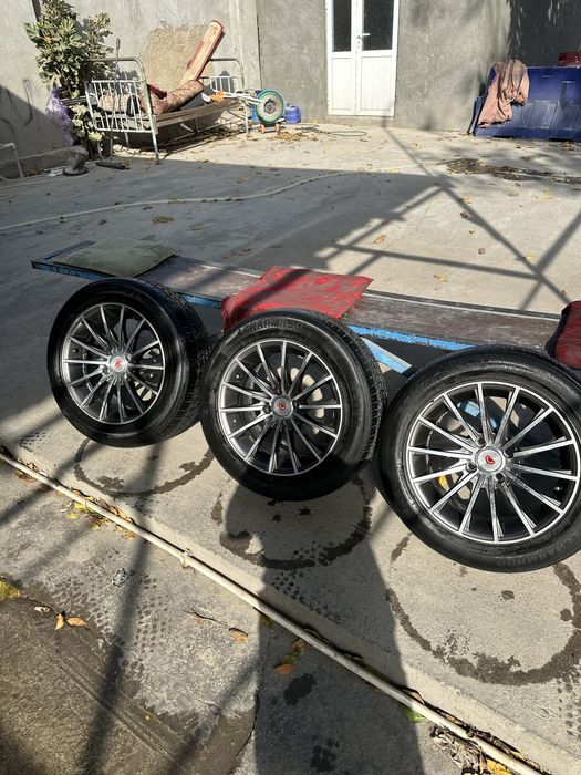 Vossen диска сотилады