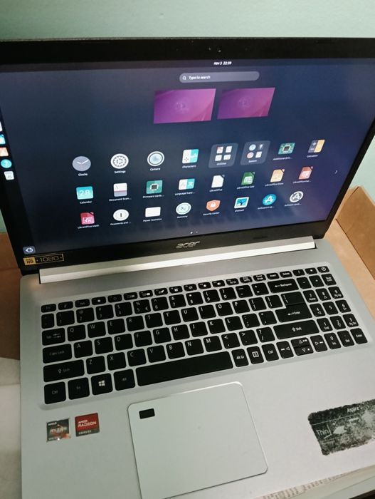 Vând f urgent laptop Acer