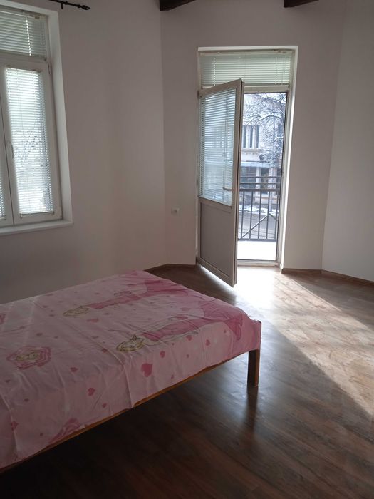 Продава се Тристаен апартамент в София, Център - 86 кв.м за 2326 €/кв.м - Снимка #1