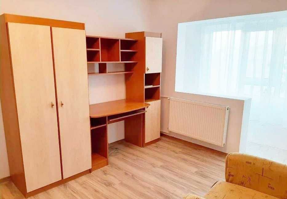 Garsonieră confortabilă, et.3/4, zona centrală – Democrației, Ploiești