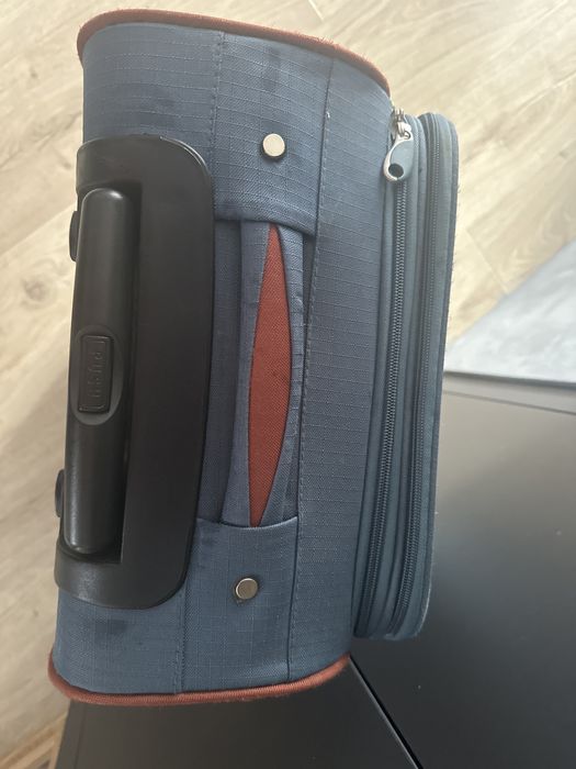 Troller dimensiuni carry on